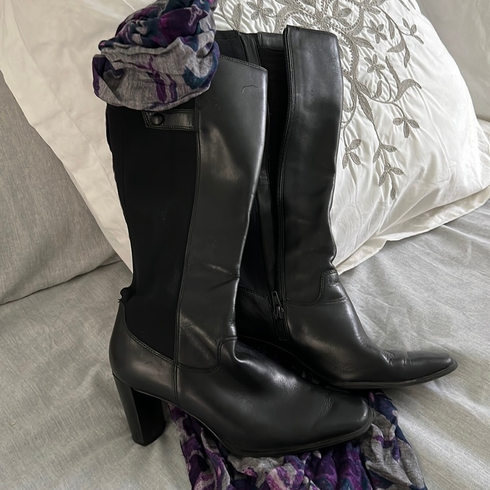 Leather upper Nicole heeled boots